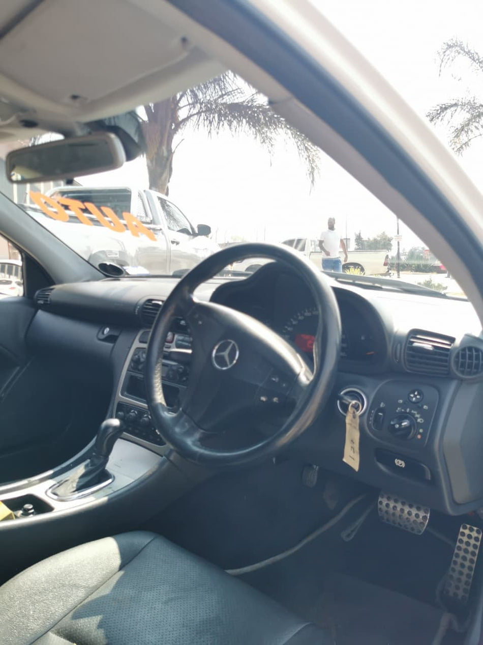 2003 Mercedes-Benz C200 Kompressor Automatic 3 Door