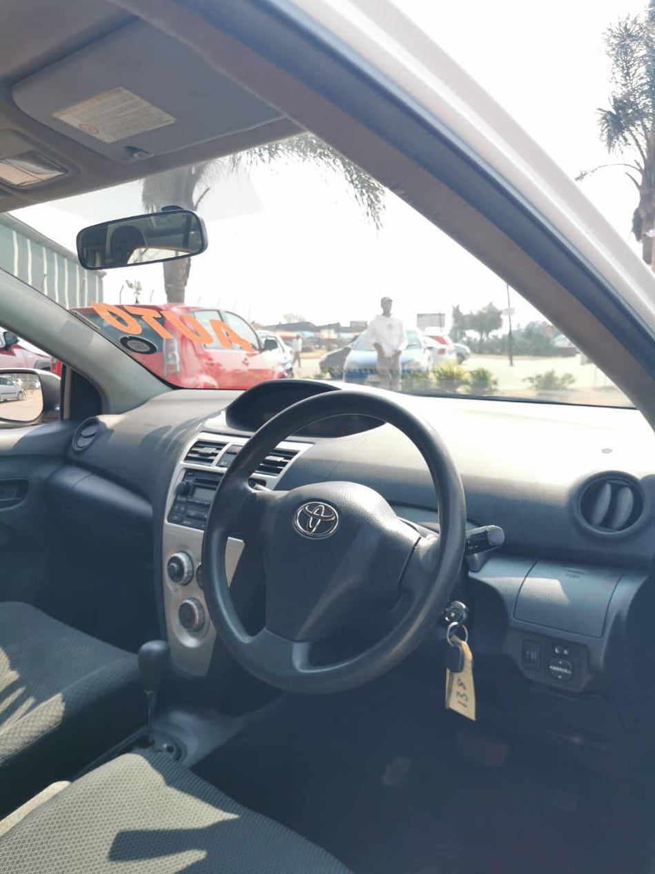 2008 Toyota Yaris Automatic