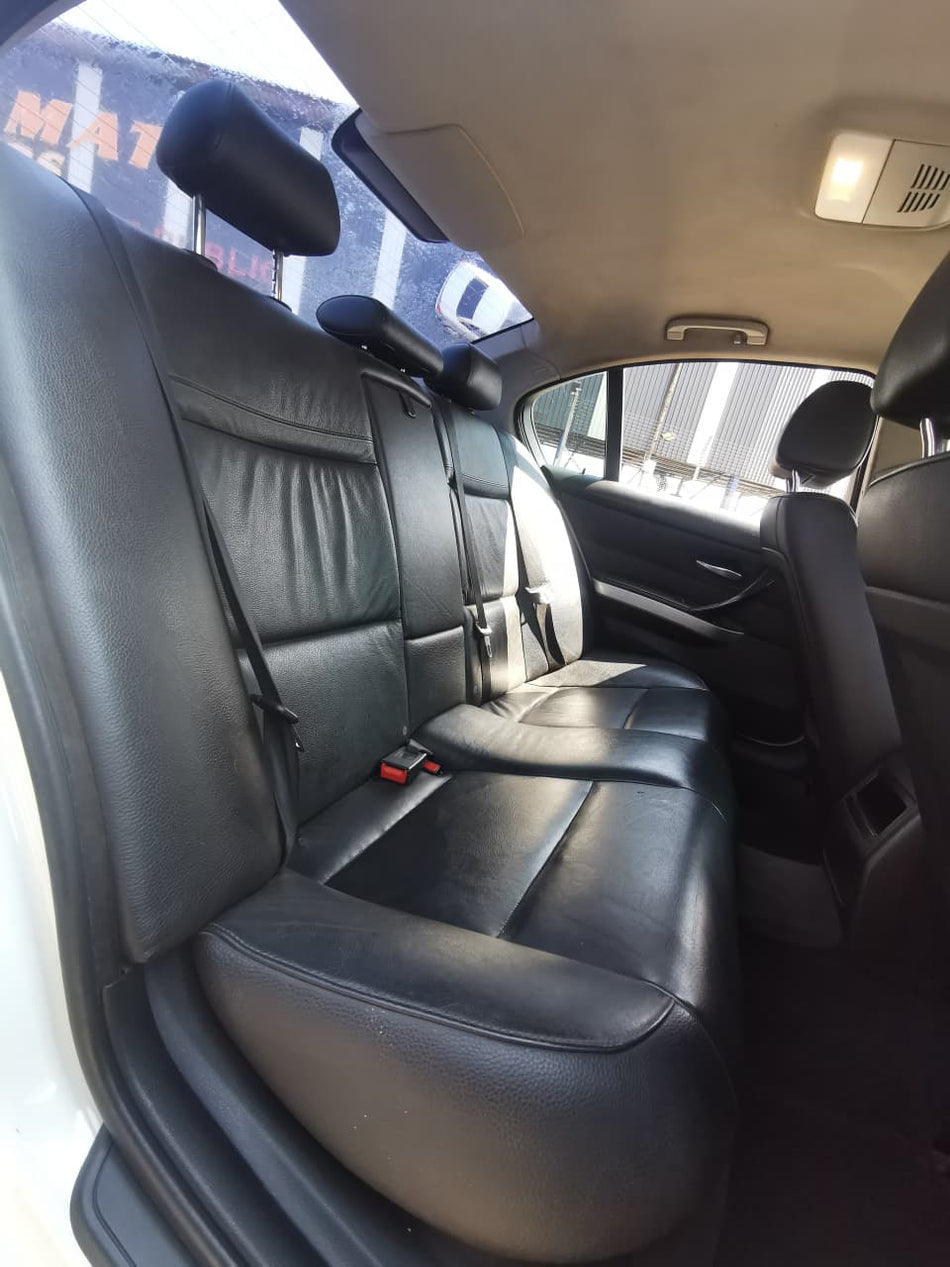 2009 BMW 320i