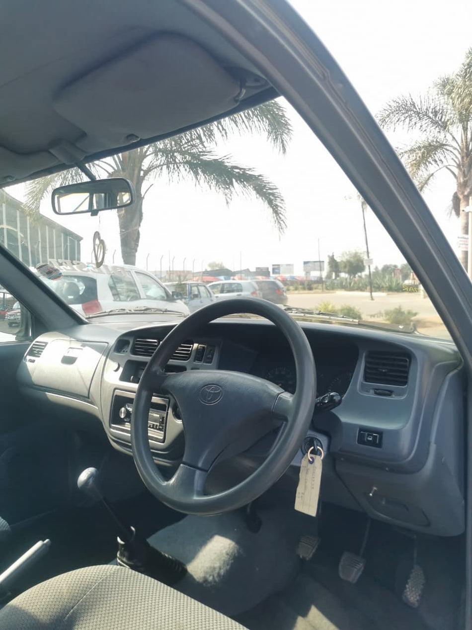2004 Toyota Condor 3000D