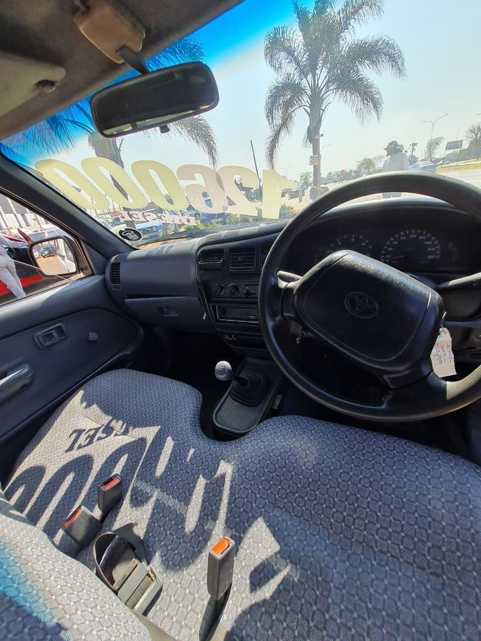 1999 Toyota Hilux