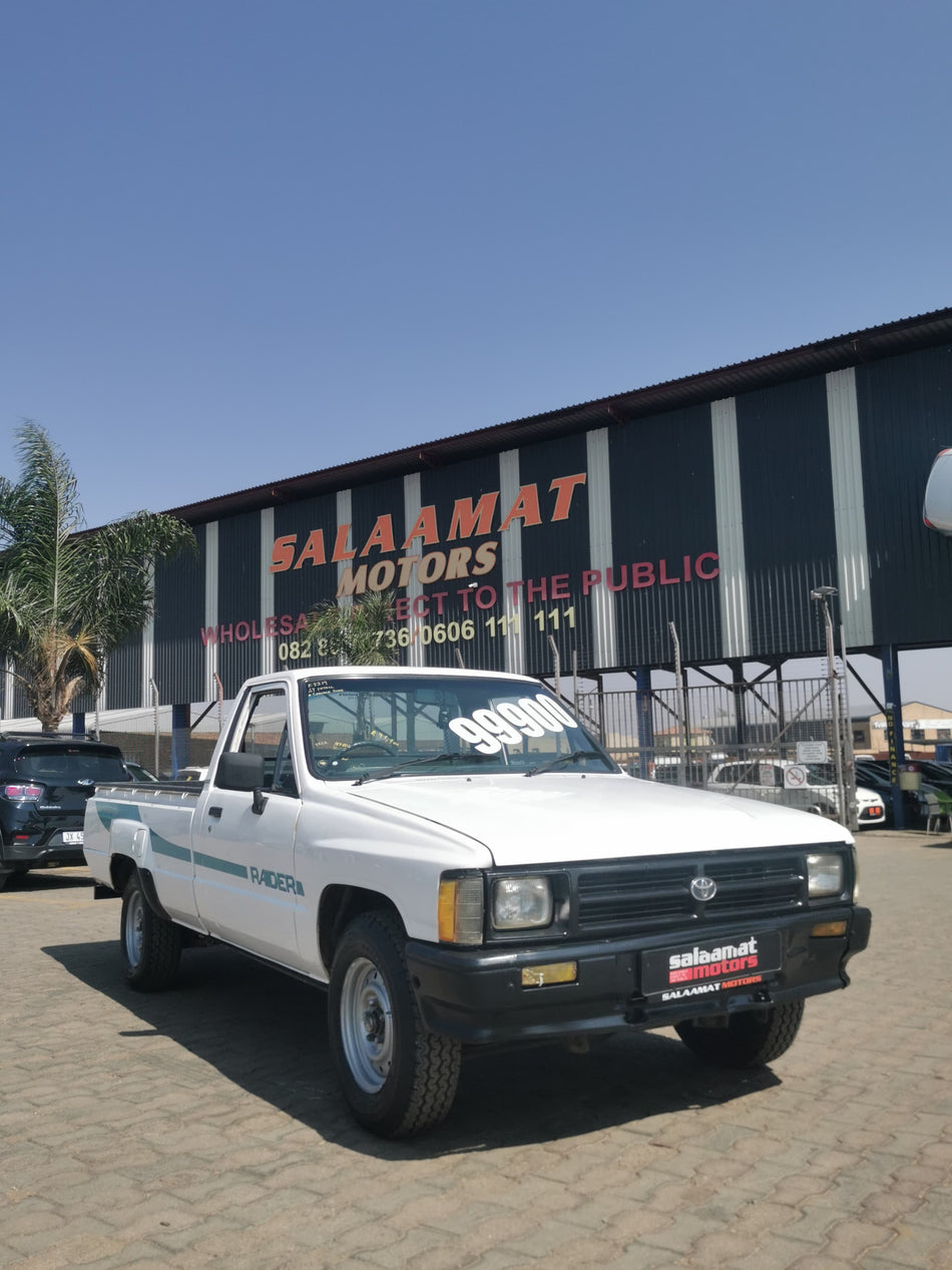 Toyota Hilux 4Y LWB