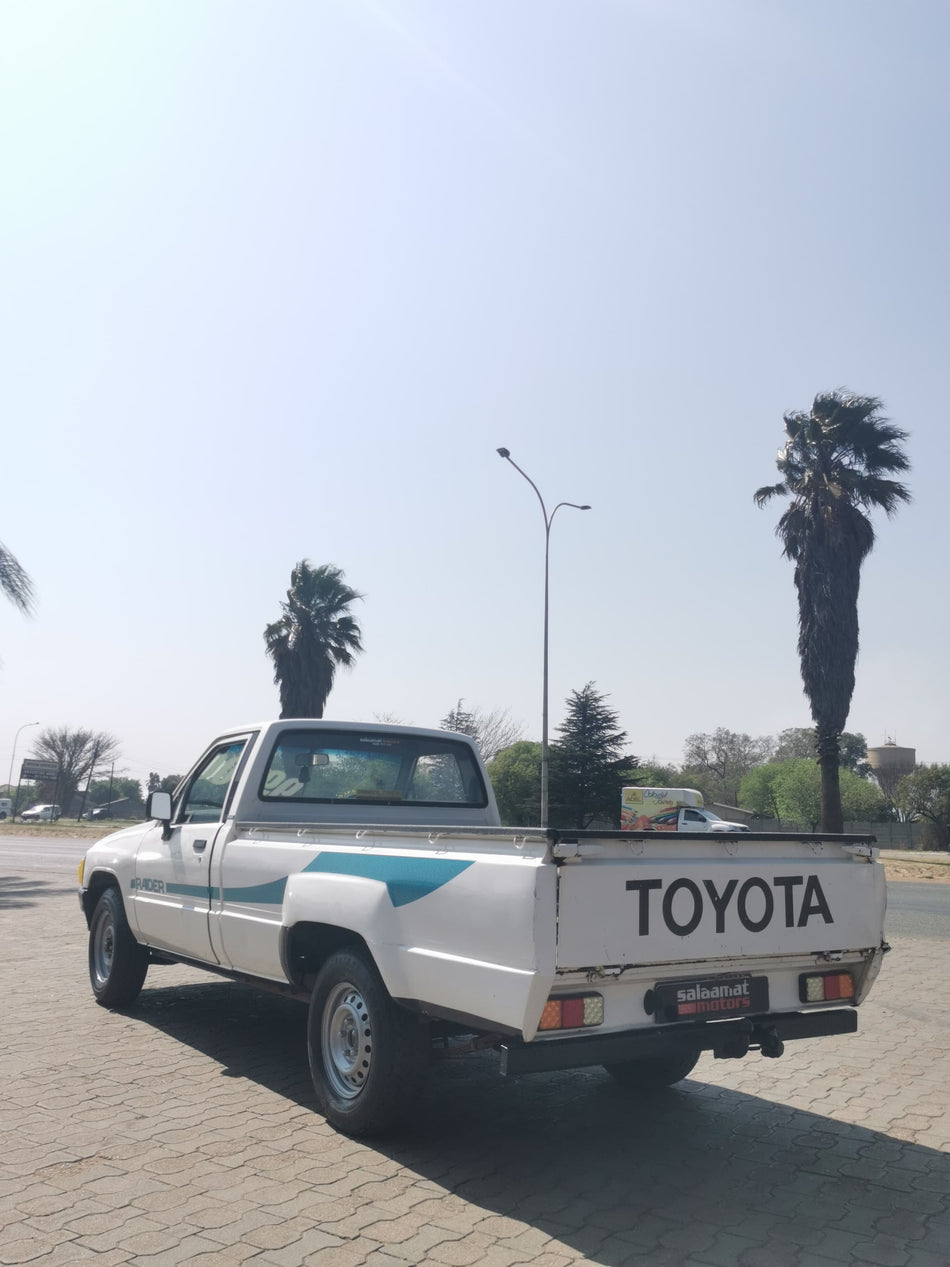 Toyota Hilux 4Y LWB