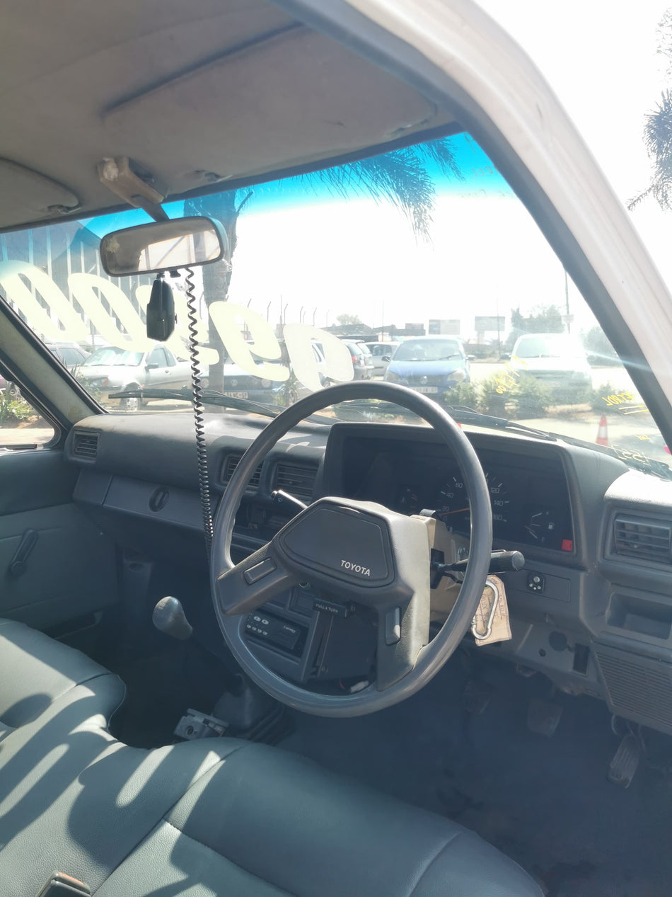 Toyota Hilux 4Y LWB