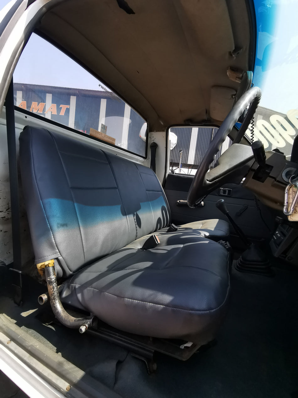 Toyota Hilux 4Y LWB