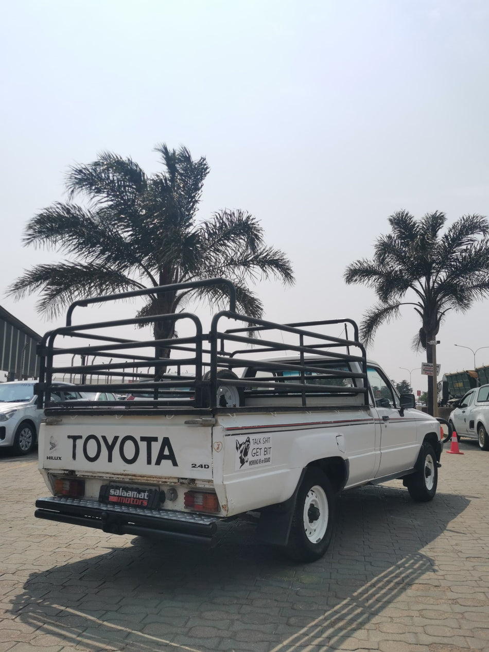 Toyota Hilux 2.4D