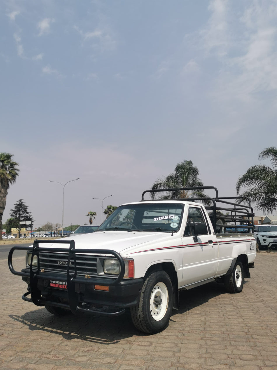Toyota Hilux 2.4D