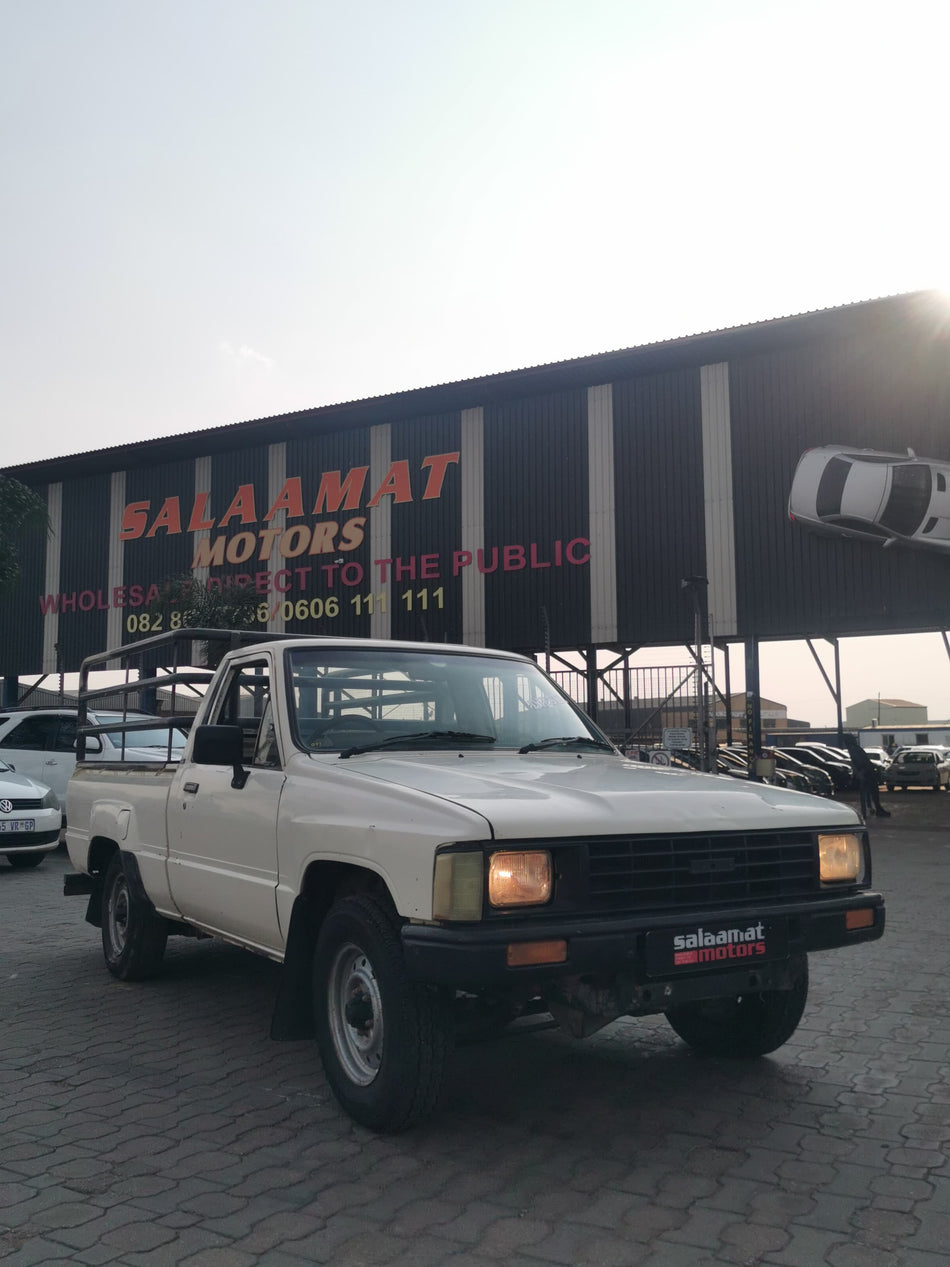 Toyota Hilux 2.4D