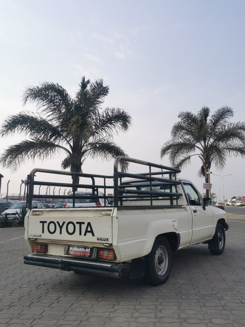 Toyota Hilux 2.4D