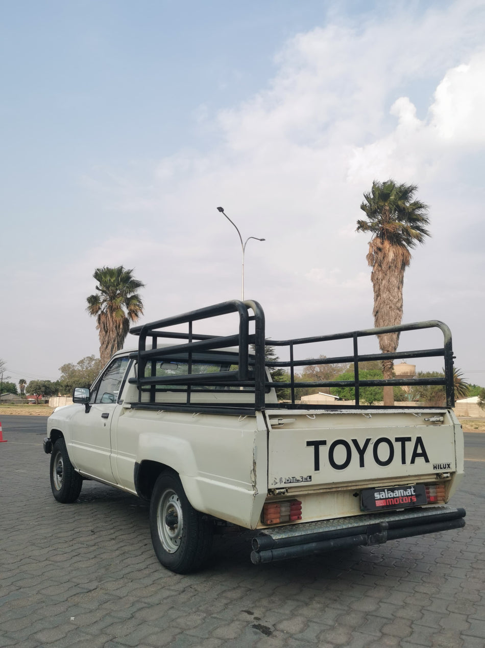 Toyota Hilux 2.4D