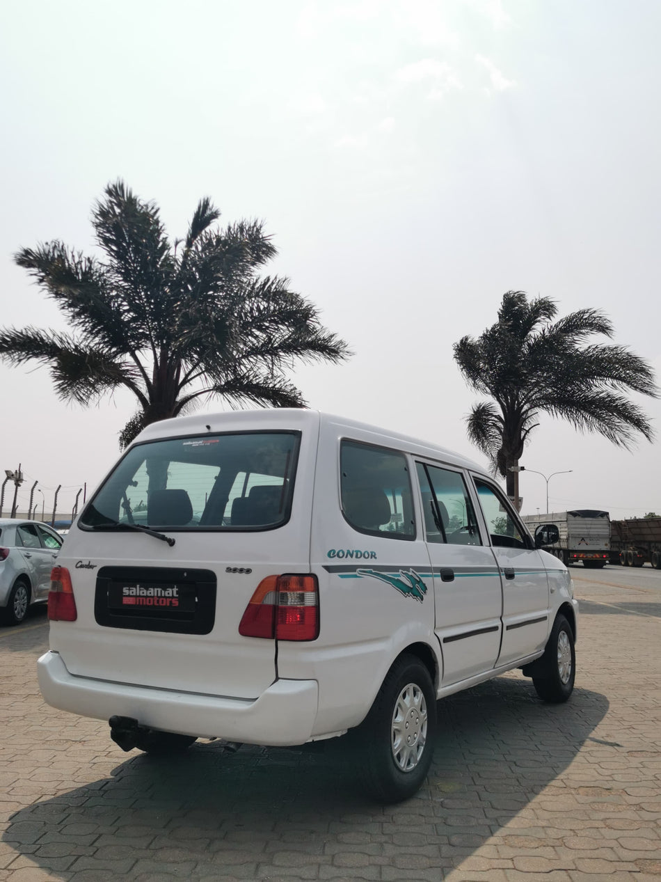 2004 Toyota Condor 2000i