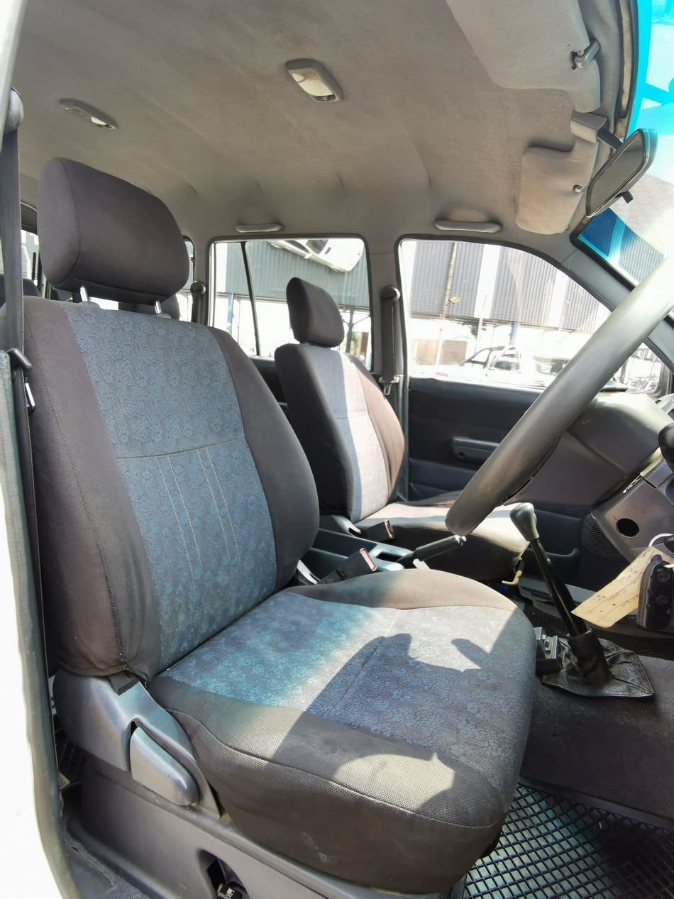 2004 Toyota Condor 2000i