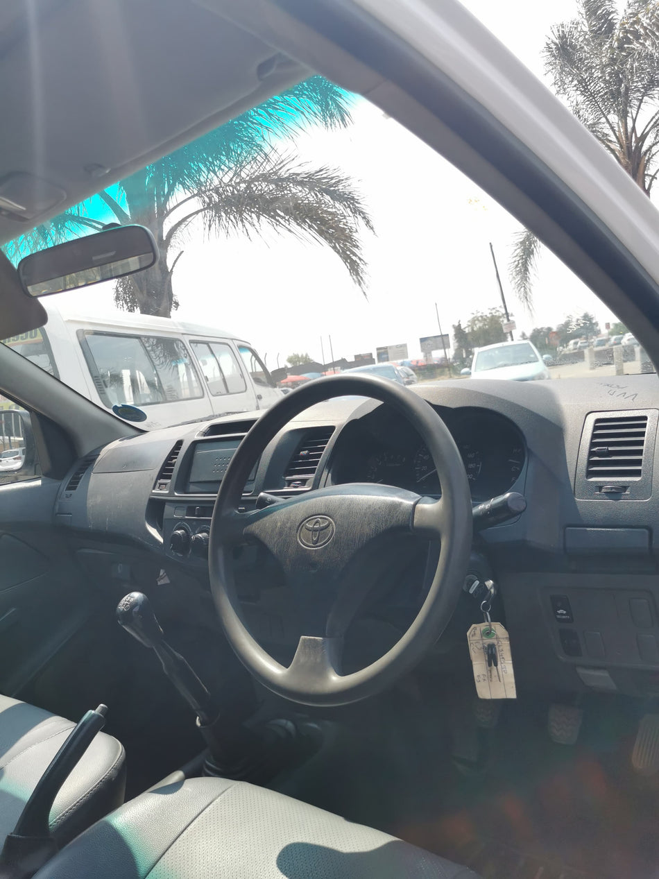 2013 Toyota Hilux VVTI Petrol