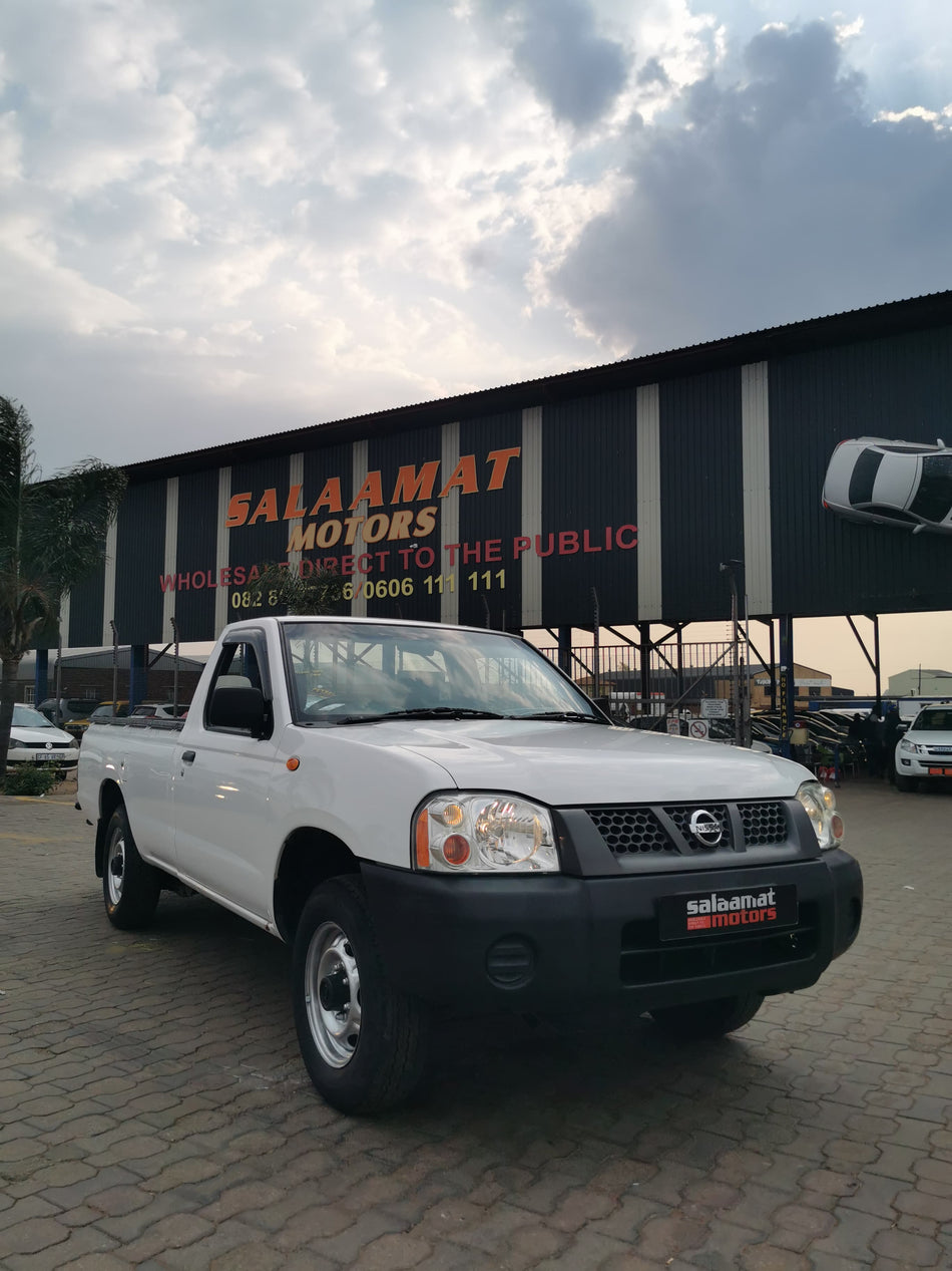 2014 Nissan Hardbody NP300