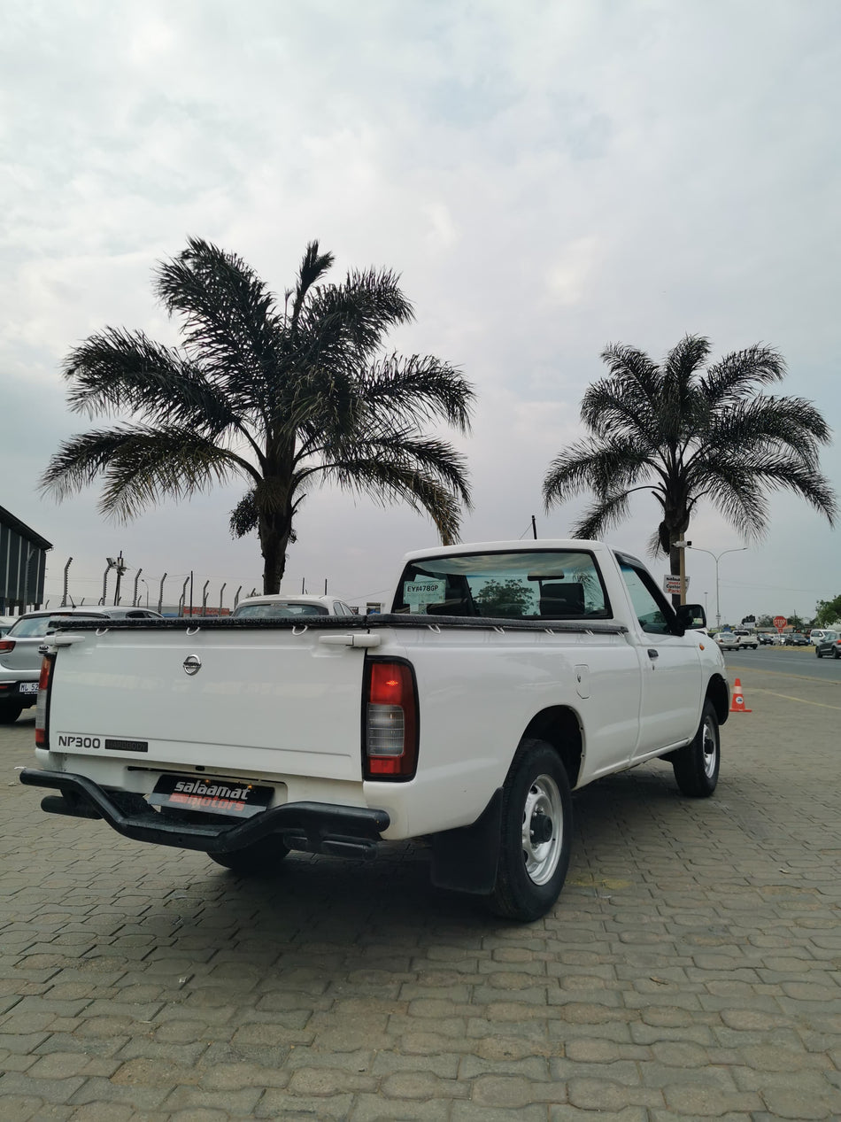 2014 Nissan Hardbody NP300