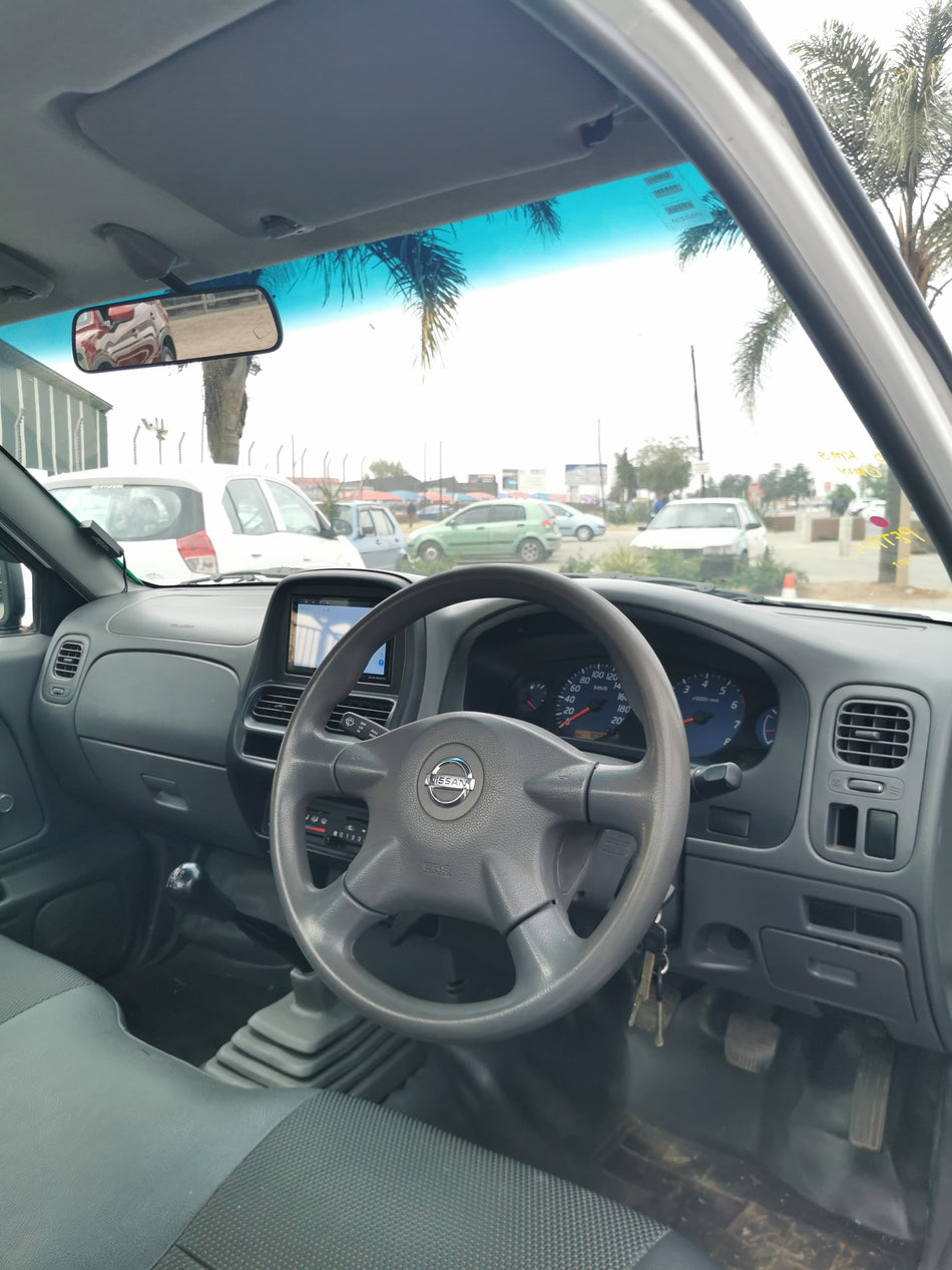 2014 Nissan Hardbody NP300