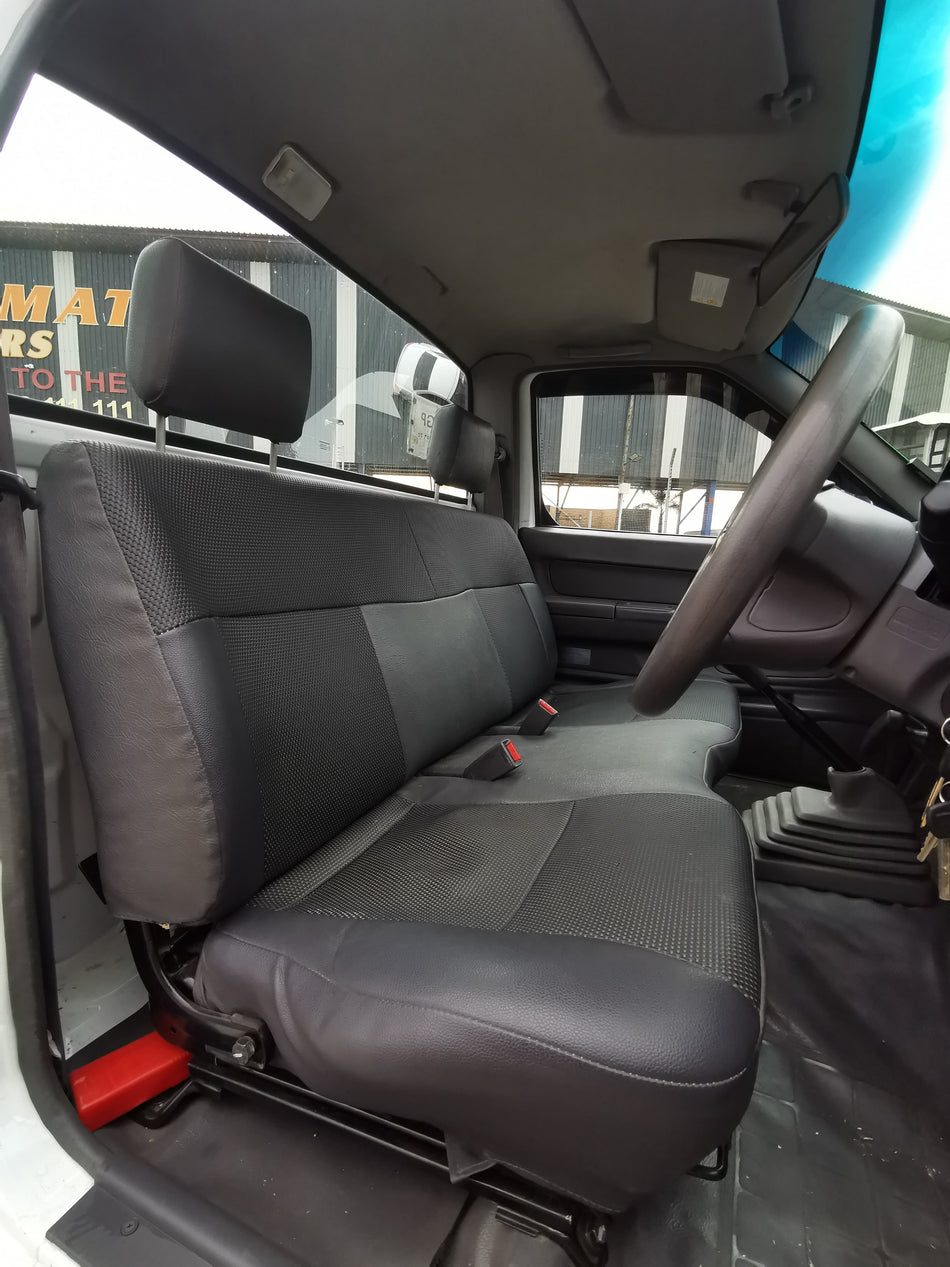 2014 Nissan Hardbody NP300