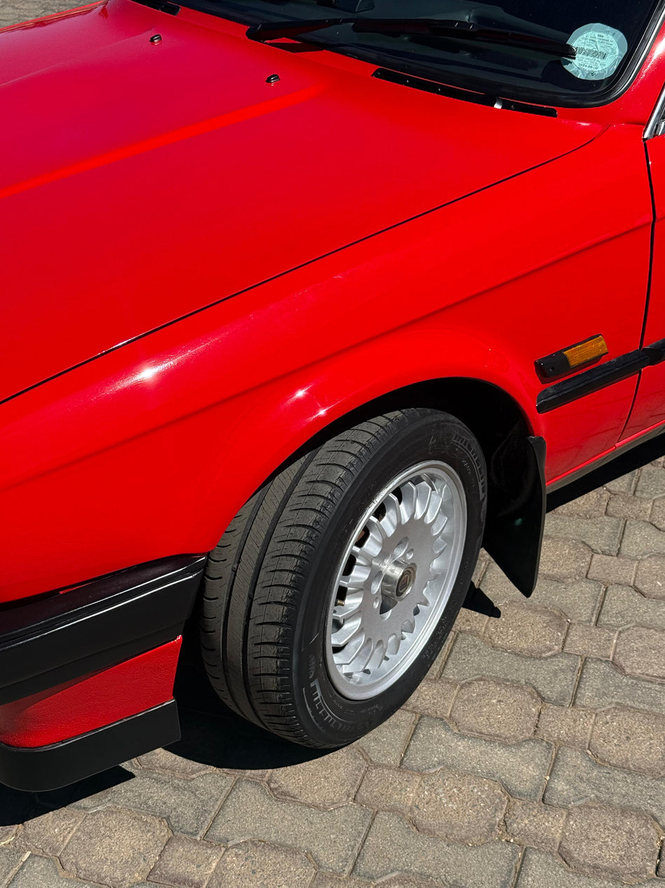 1991 BMW E30 318i