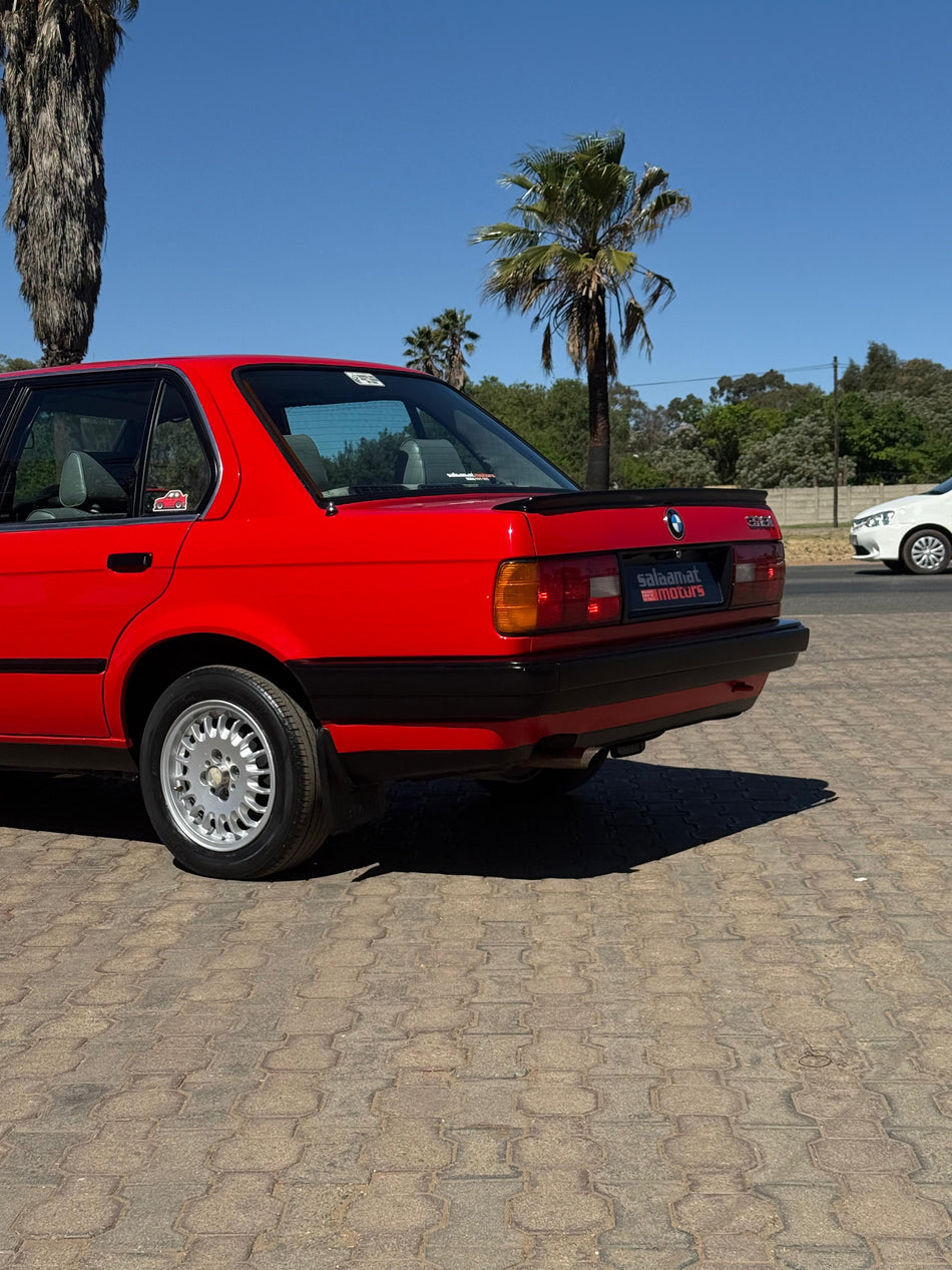 1991 BMW E30 318i