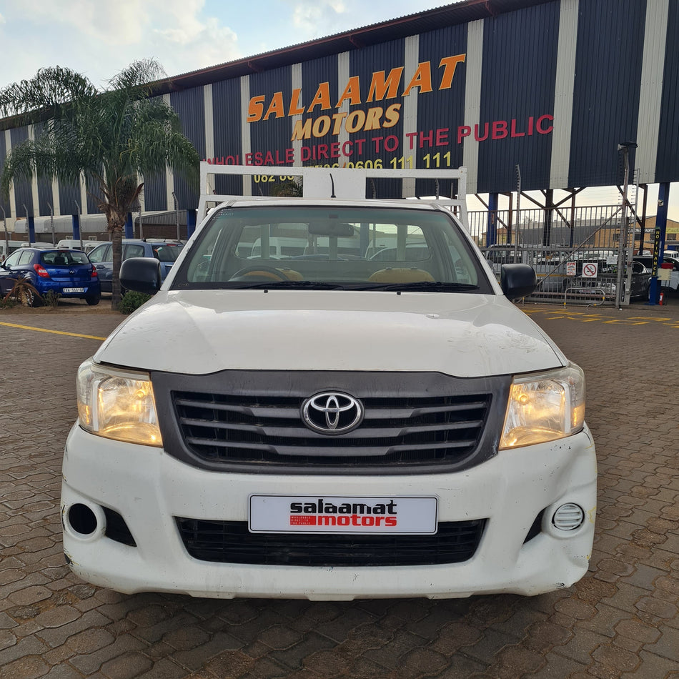 2014 Toyota Hilux 2.0 vvti flat bed