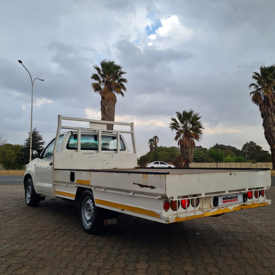 2014 Toyota Hilux 2.0 vvti flat bed