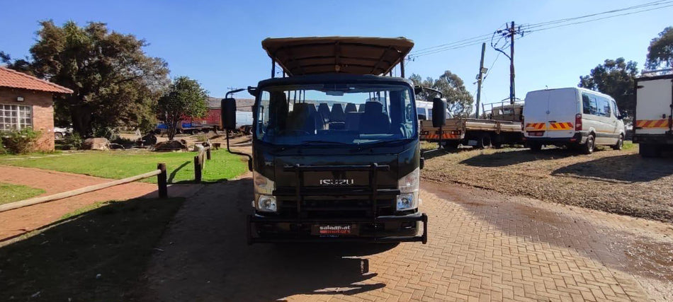 2010 Isuzu N-Series NPR 400 Game Viewer